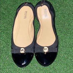 Micheal Kors Flats